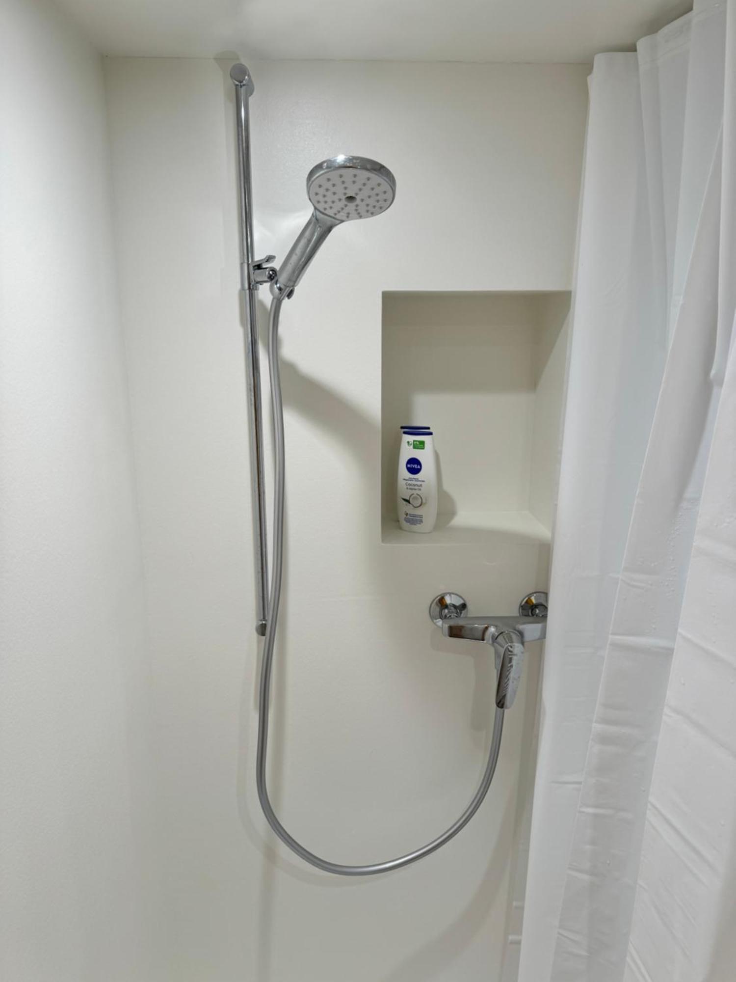 בזל Cozy City Center, 4 Bedroom- 120Sq, 5Min Walk To Main Station מראה חיצוני תמונה