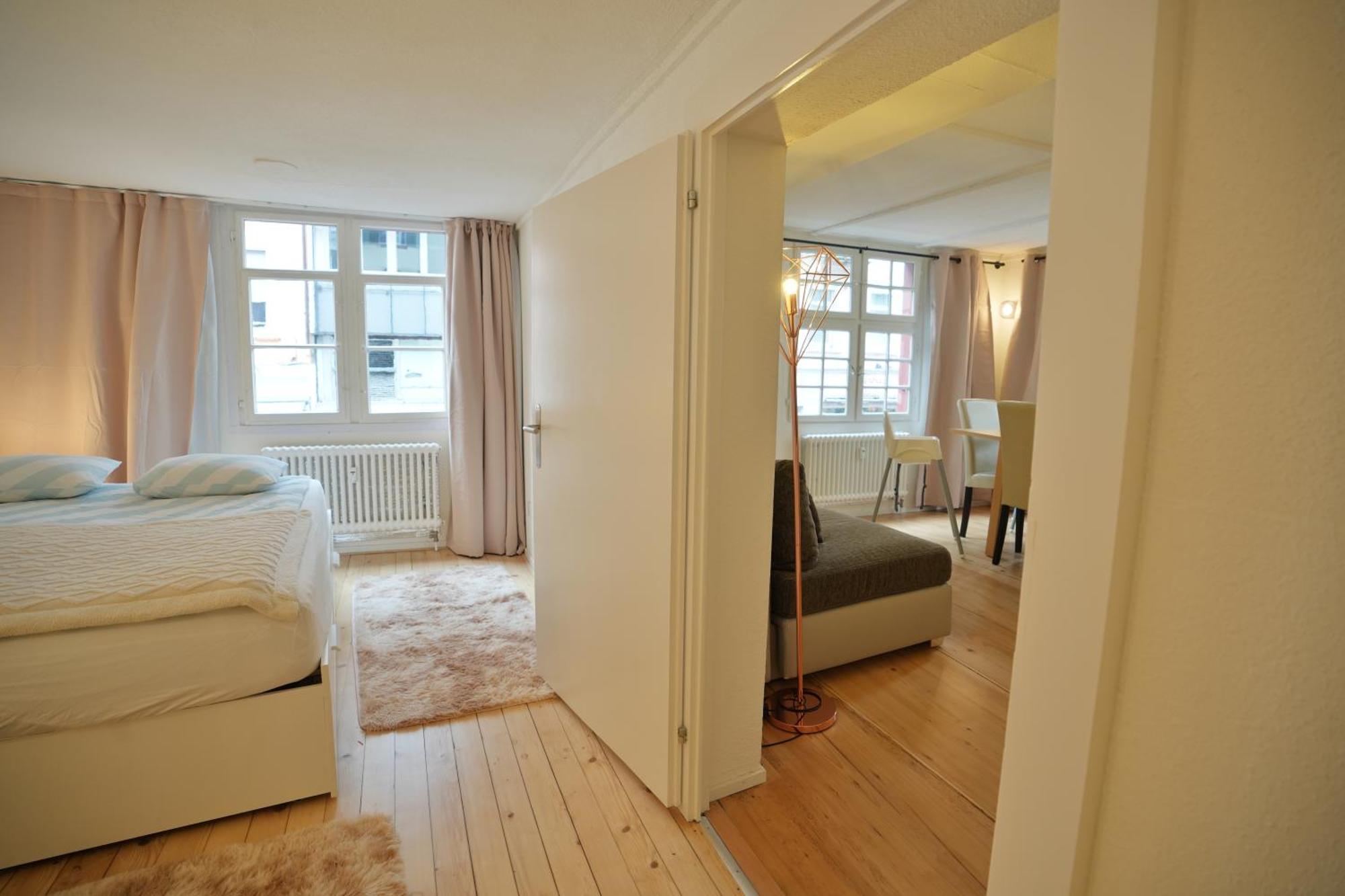 בזל Cozy City Center, 4 Bedroom- 120Sq, 5Min Walk To Main Station מראה חיצוני תמונה