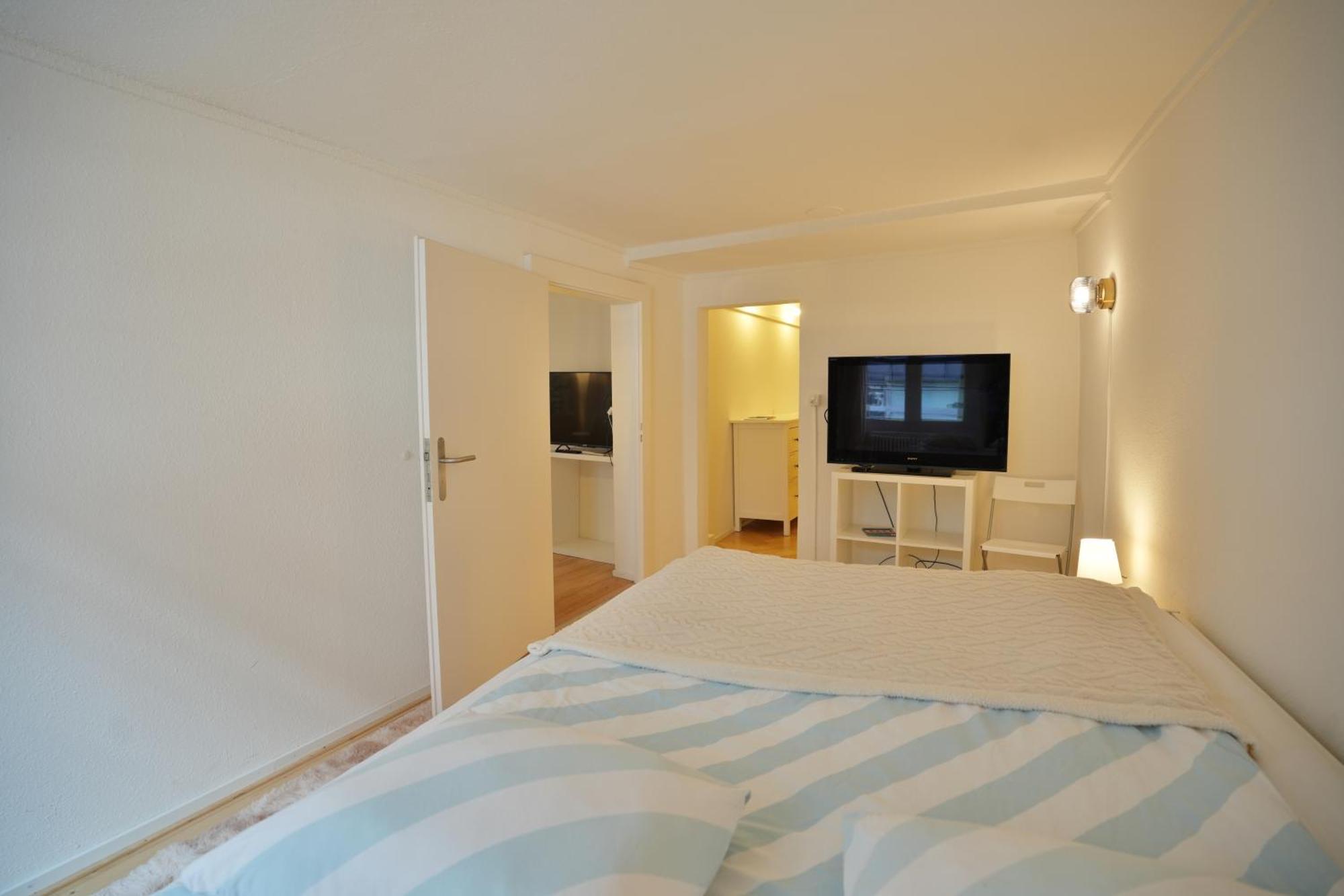 בזל Cozy City Center, 4 Bedroom- 120Sq, 5Min Walk To Main Station מראה חיצוני תמונה
