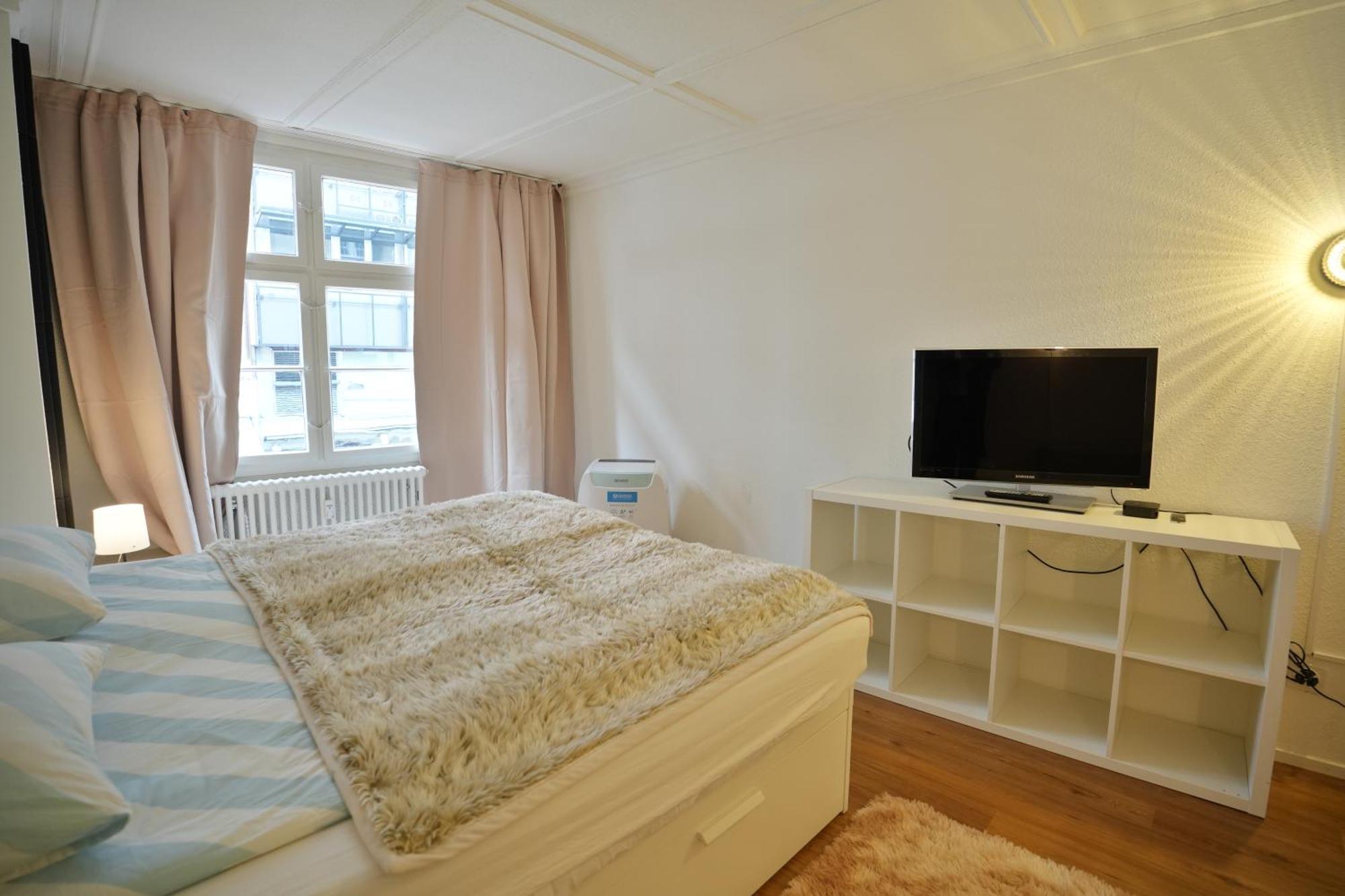 בזל Cozy City Center, 4 Bedroom- 120Sq, 5Min Walk To Main Station מראה חיצוני תמונה