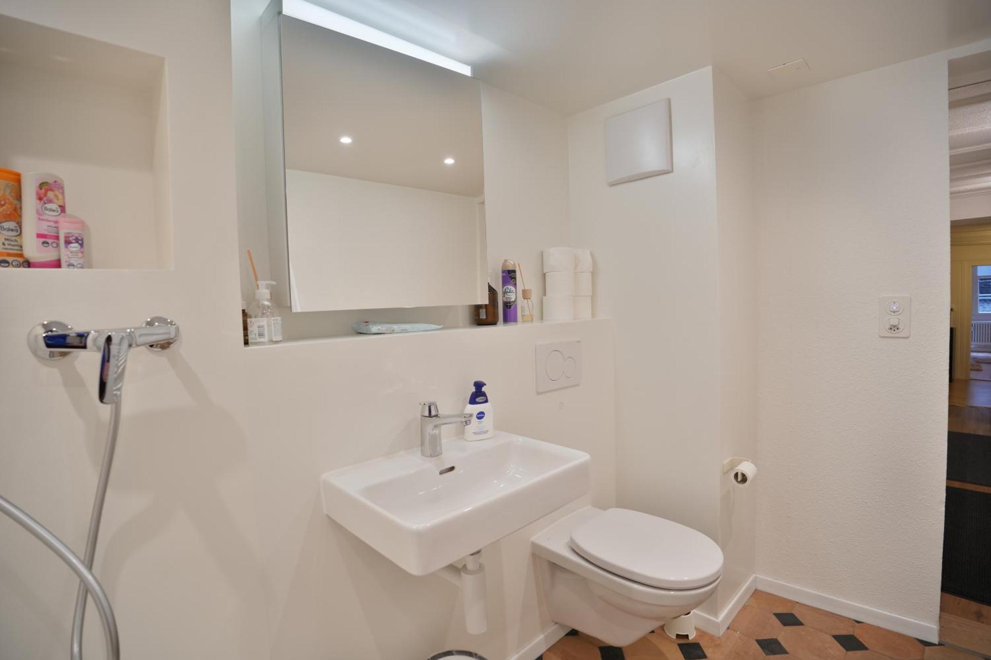 בזל Cozy City Center, 4 Bedroom- 120Sq, 5Min Walk To Main Station מראה חיצוני תמונה